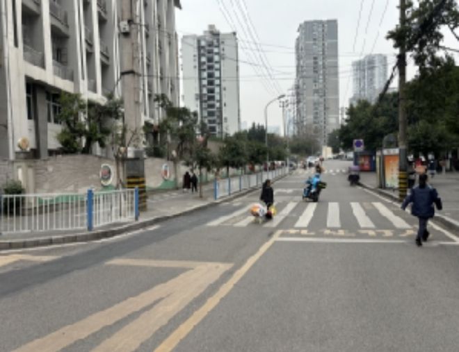 乐鱼加装护栏消隐患 “沙磁护学”保安然