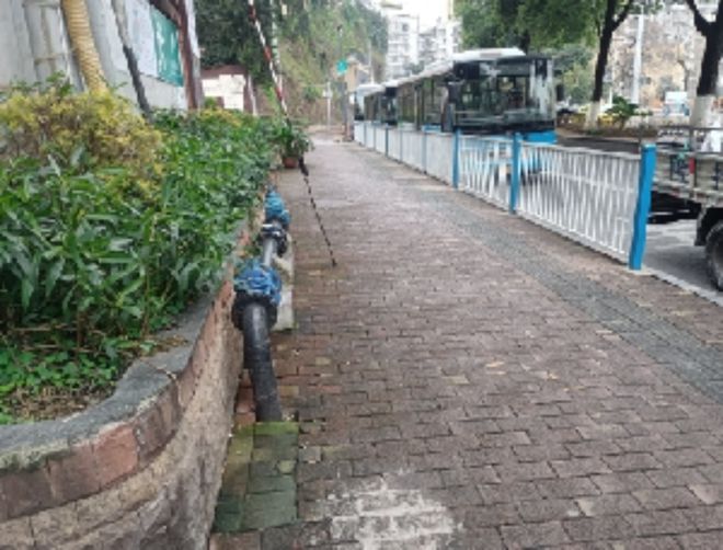 乐鱼加装护栏消隐患 “沙磁护学”保安然(图2)