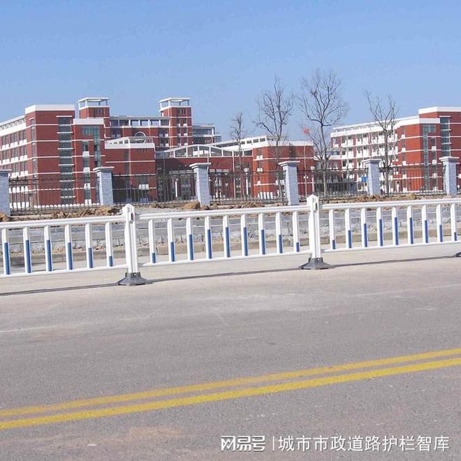 leyucom乐鱼官网市政门路护栏：都会