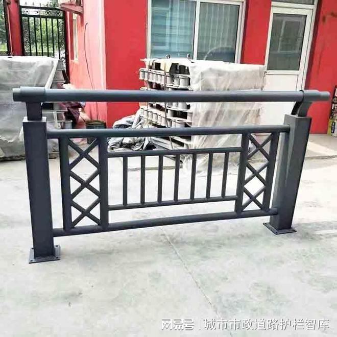leyucom乐鱼官网市政门路护栏：都会交通的双面镜(图3)